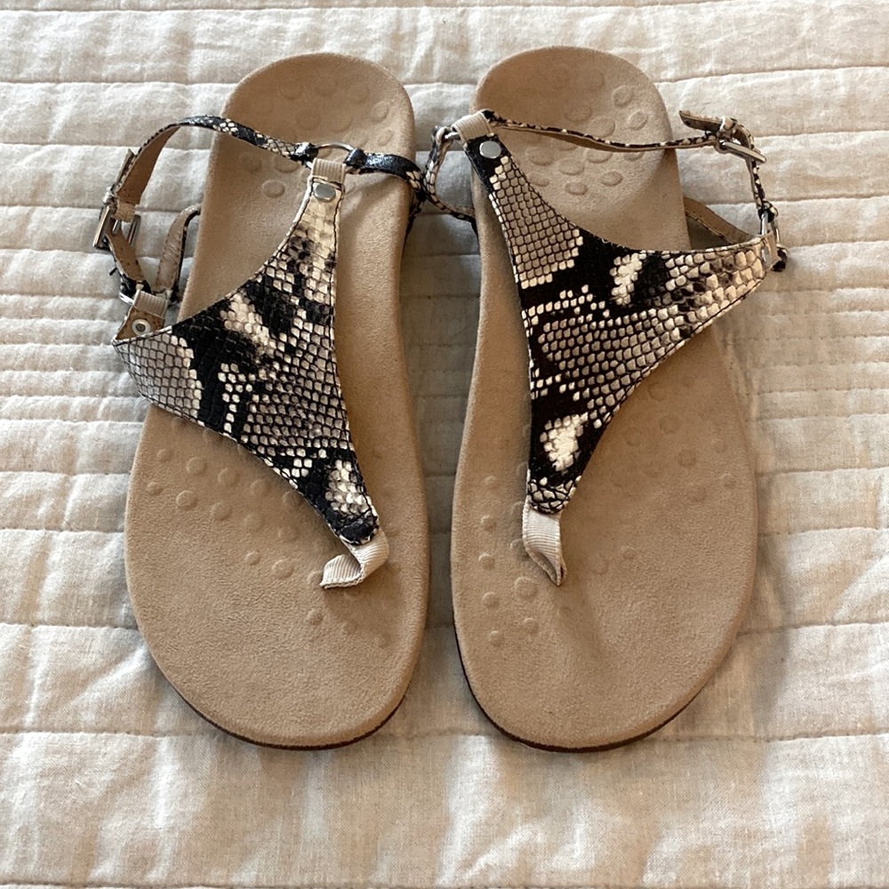 Size 11 Vionic Farra Lizard Black Sandal